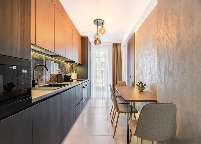 Flh - Avona Lux 布拉索夫